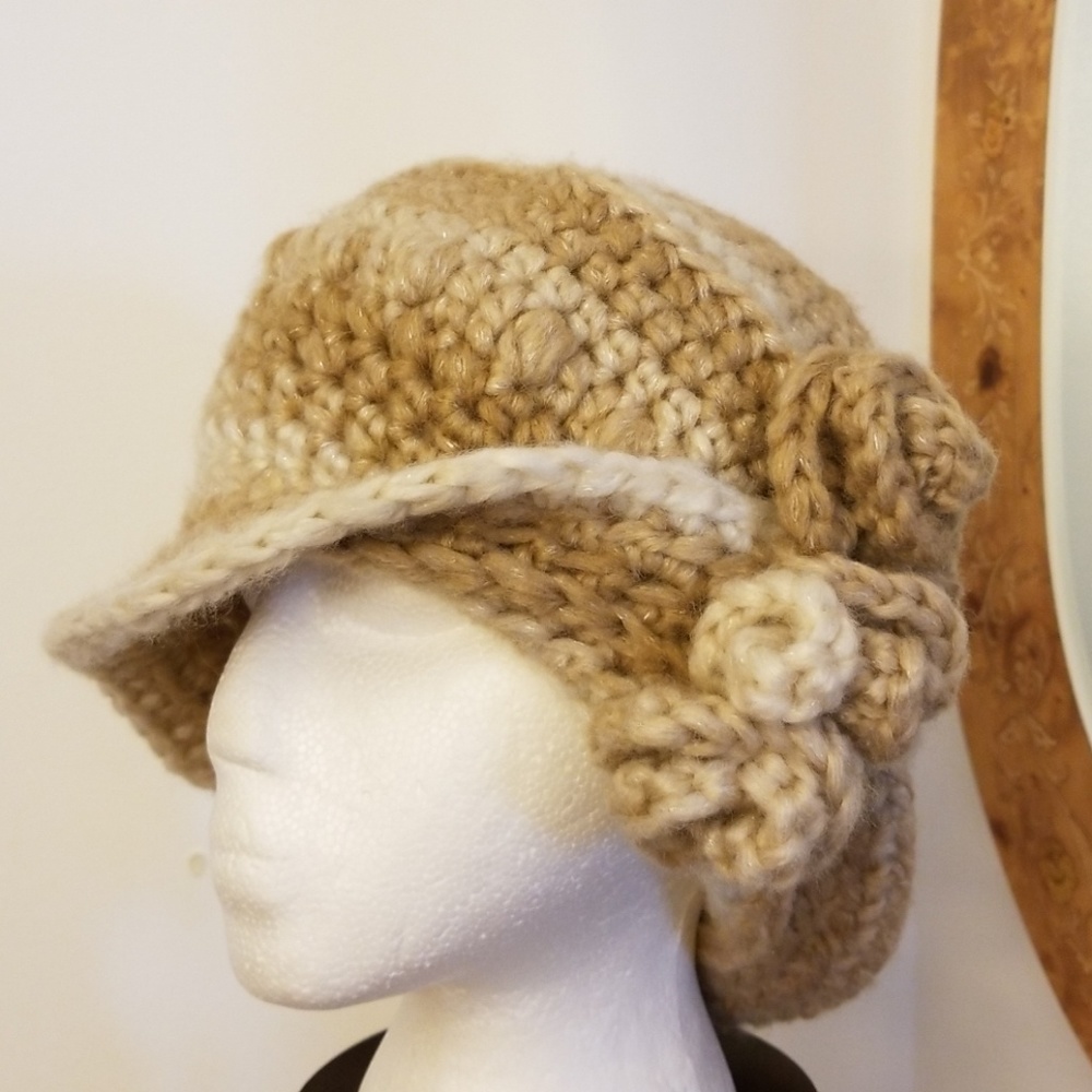 Handmade crochet hat - Picture 3 of 8